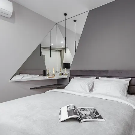 Plaza Arcadia * Odessza